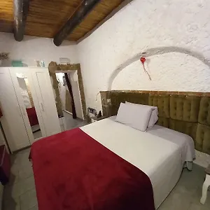 https://la-grotta.hotels-amalfi.com